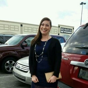 Meet your Posher, Laura